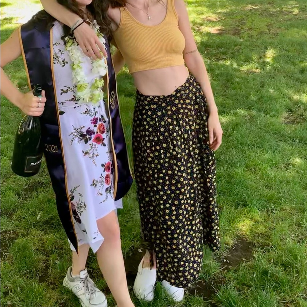 BLACK MIDI SKIRT W/ YELLOW DAISIES AND WHITE DOTS